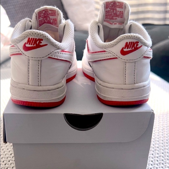 Nike Air Force 1 Kids White and Red Sneakers - Picture 7 of 9